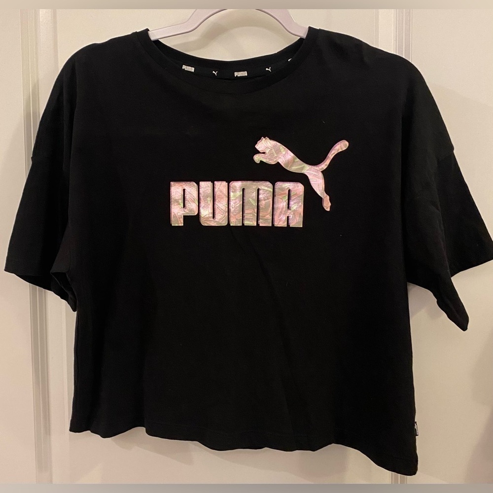 Puma Cropped T-shirt Sz M Black w/Silver Logo Floral Vibes